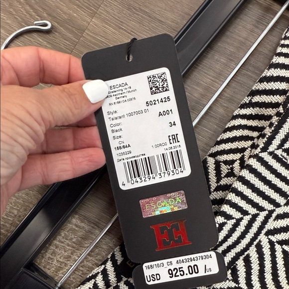 Black and White Chevron Pants - Picture 3 of 3